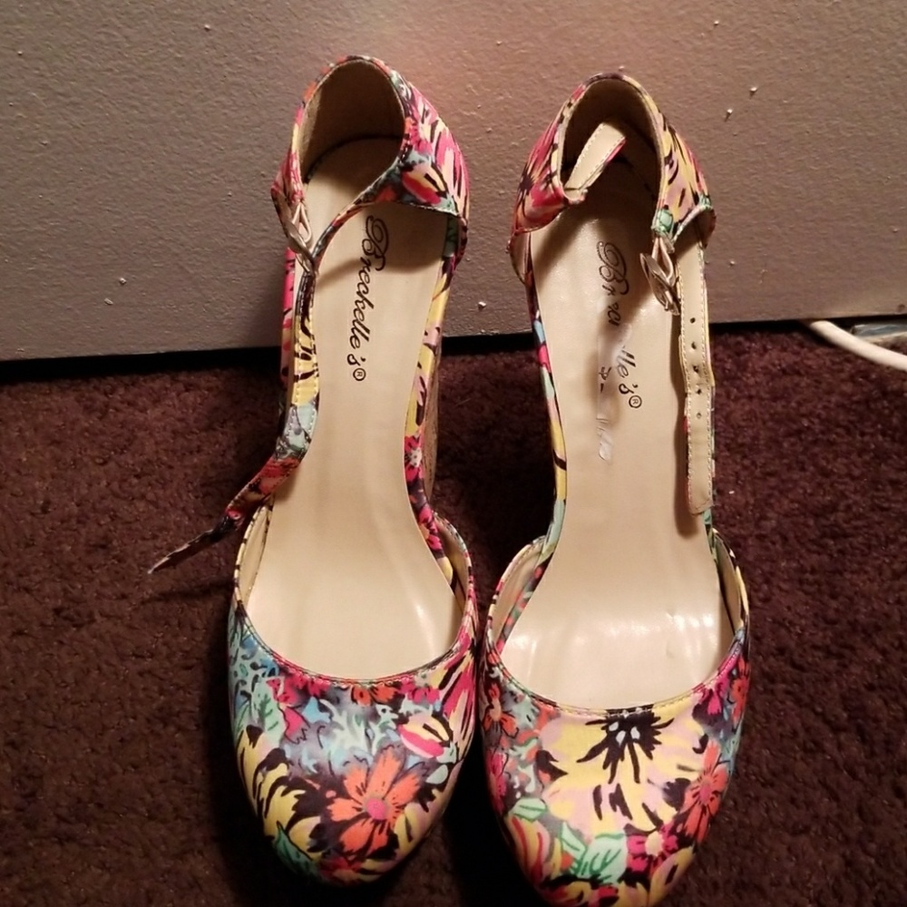 Platforms - Picture 2 of 4